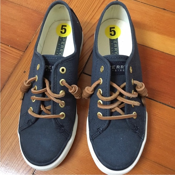 BRAND NEW Navy Sperry Topsiders with Coiled Laces - Picture 2 of 3